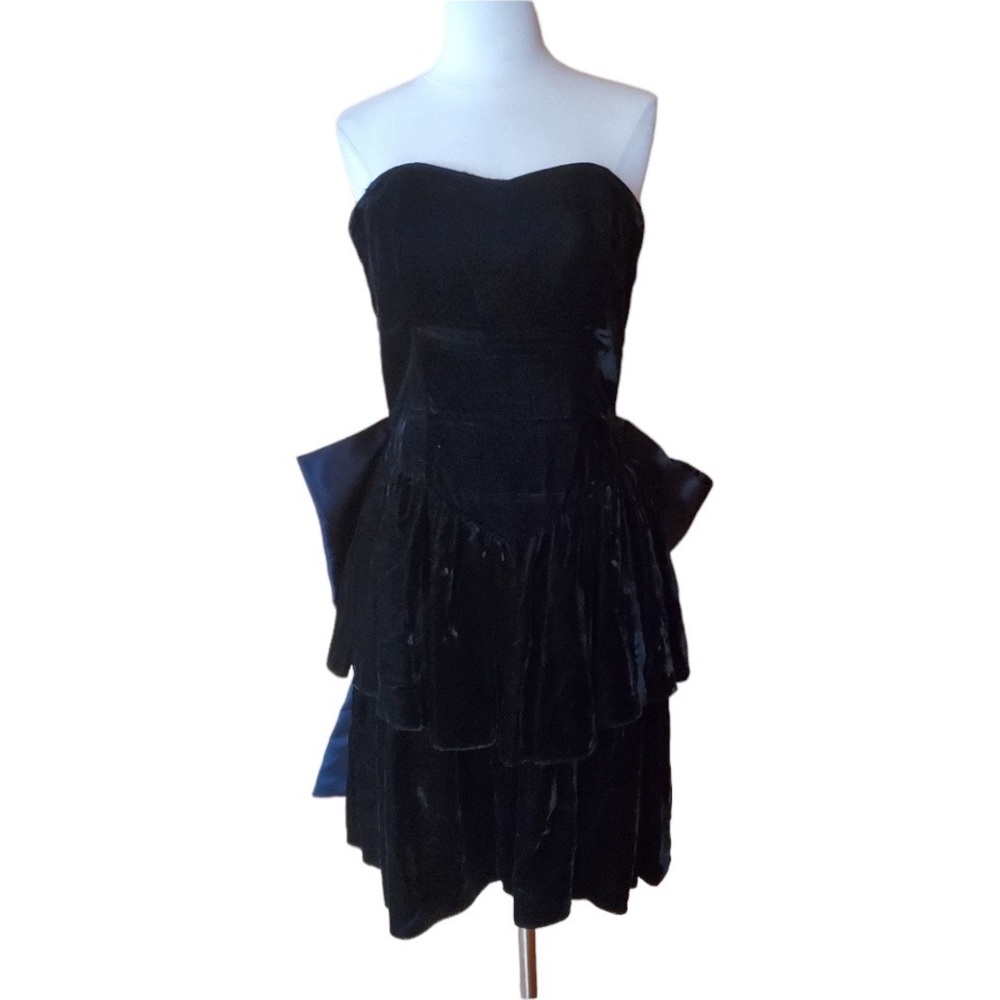 1980s Positively Ellyn Black Velvet‎ Party Dress